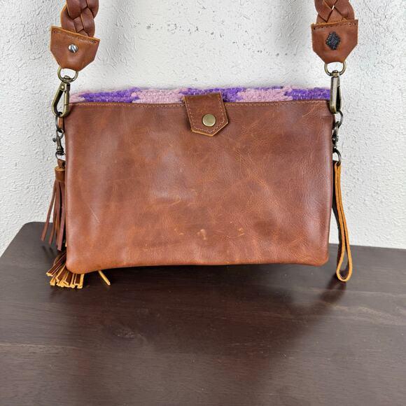 Kena & Lo fold over crossbody - Picture 8 of 10